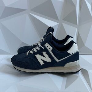 New Balance Men's Navy Sneakers